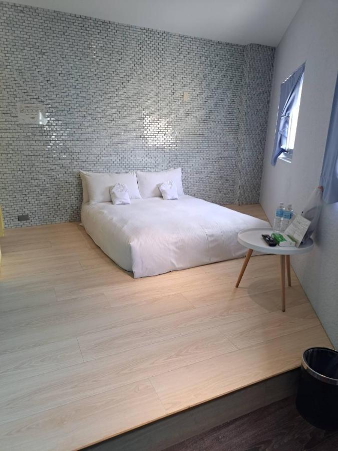 King Wow Inn Tainan Extérieur photo