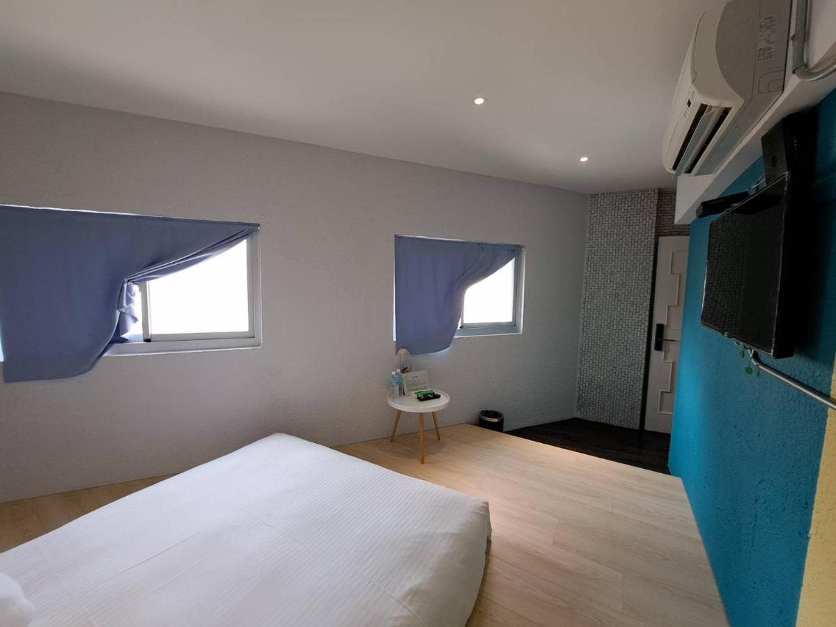 King Wow Inn Tainan Extérieur photo