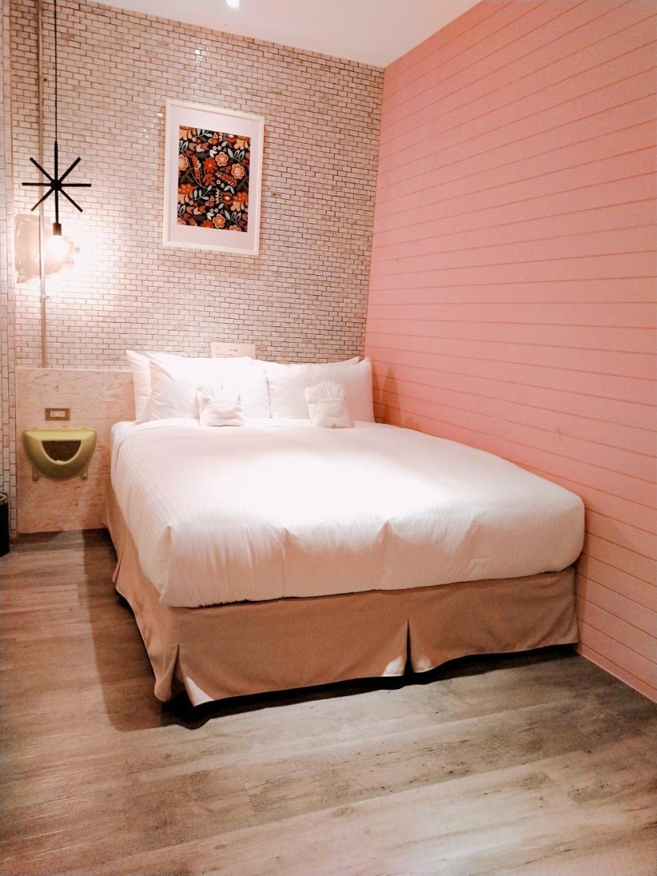 King Wow Inn Tainan Extérieur photo